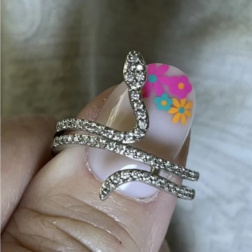 Designer inspired serpent CZ sterling silver ring. Sz 7